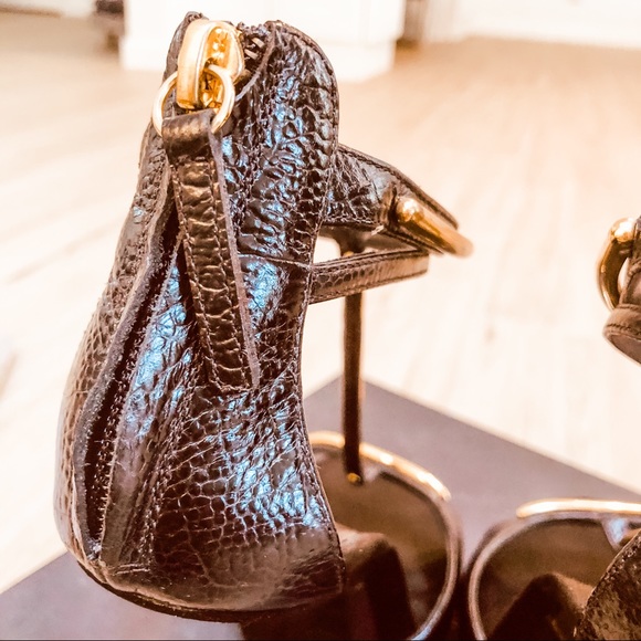 UNWORN Giuseppe Zanotti Black & Gold Pumps - Picture 4 of 8